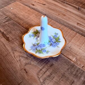 Charming Floral Ceramic Ring Holder with Gold Accent